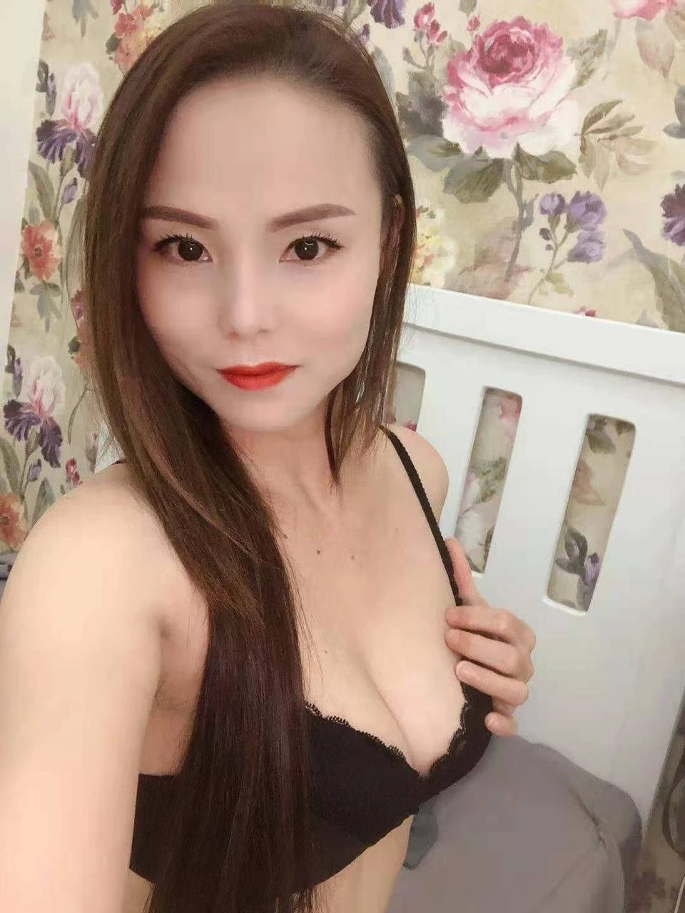 Mumuzi – Singaporean escort in Tirana — 2 / 4