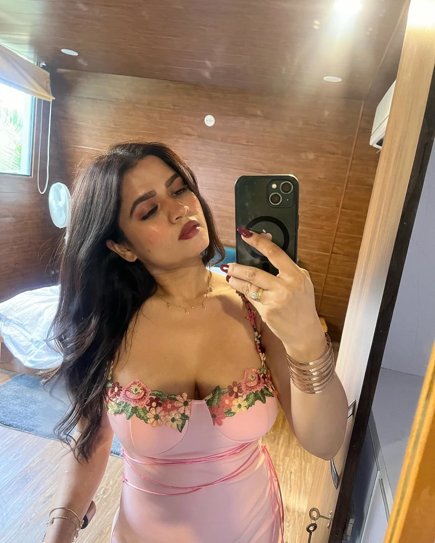 Jainika – Indian escort in Chennai — 3 / 4