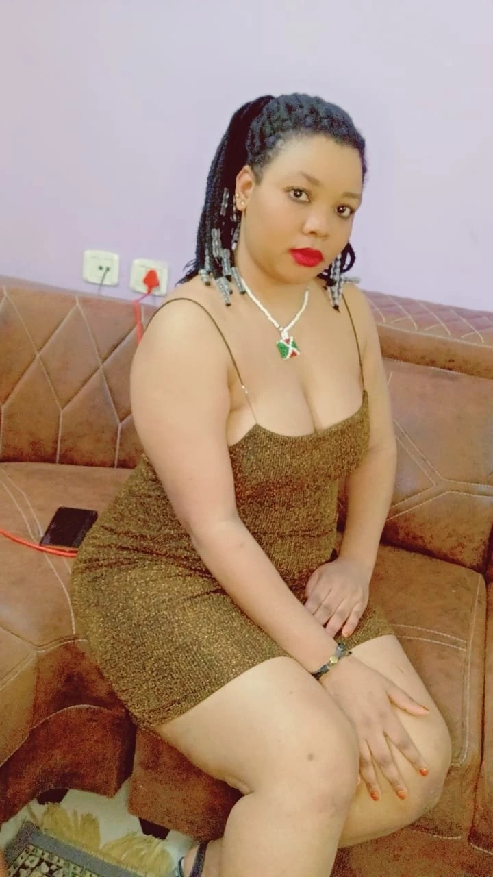 Gift – Kenyan escort in Bangalore — 4 / 5