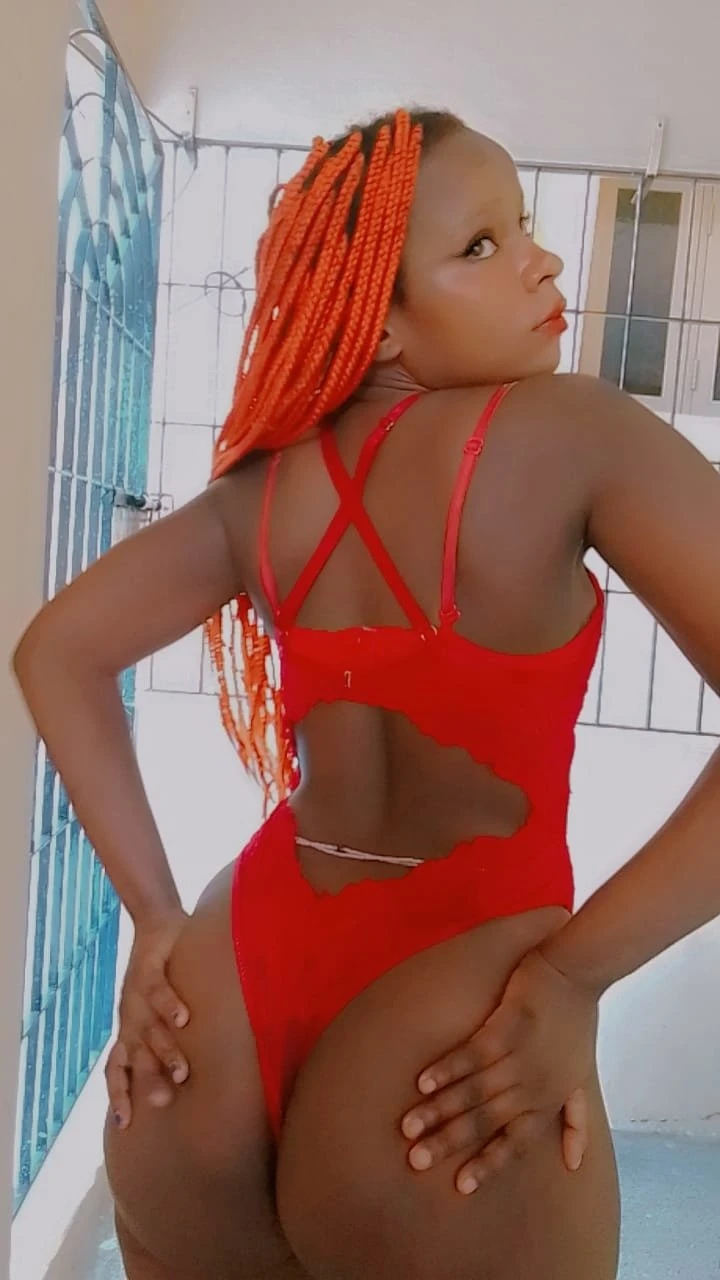 Shanny – South African escort in Chennai — 3 / 7