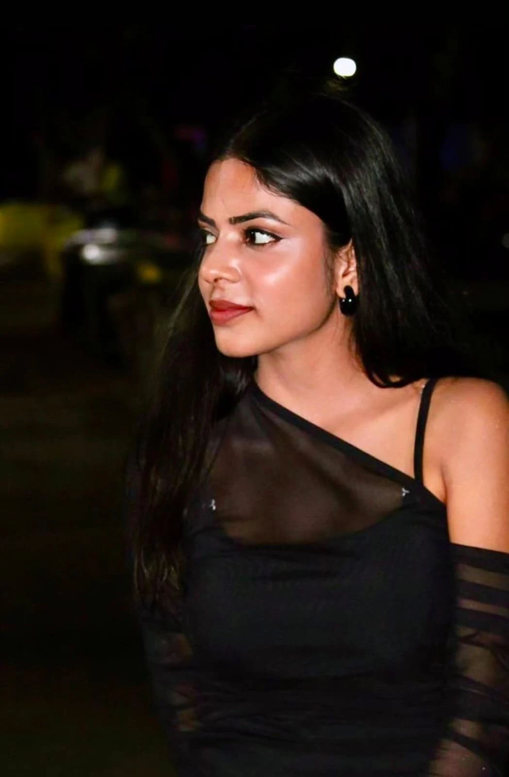 Electronic City available no advance pay – escort in Bangalore — 3 / 5