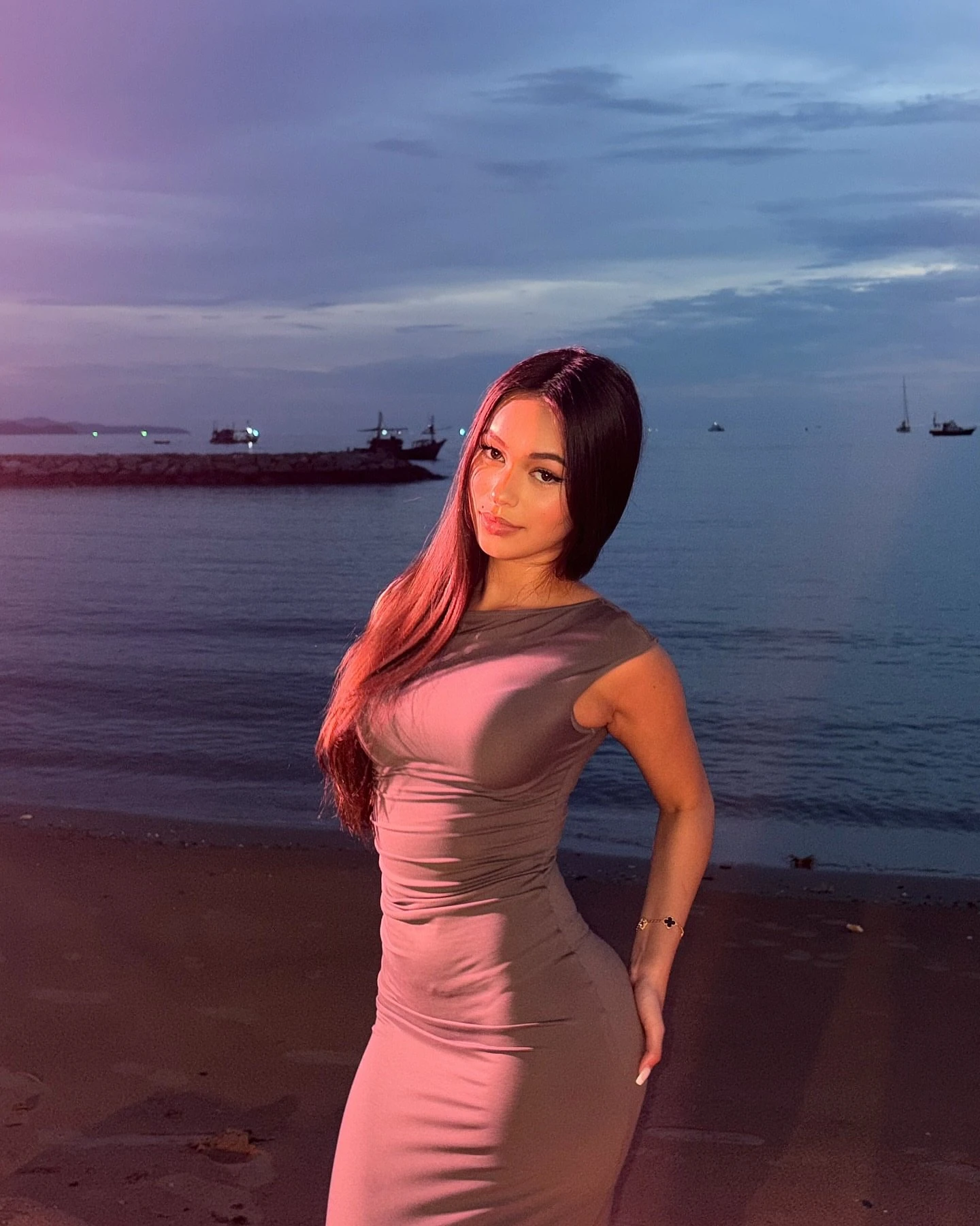 Shanelle – Thai escort in Hong Kong — 4 / 5