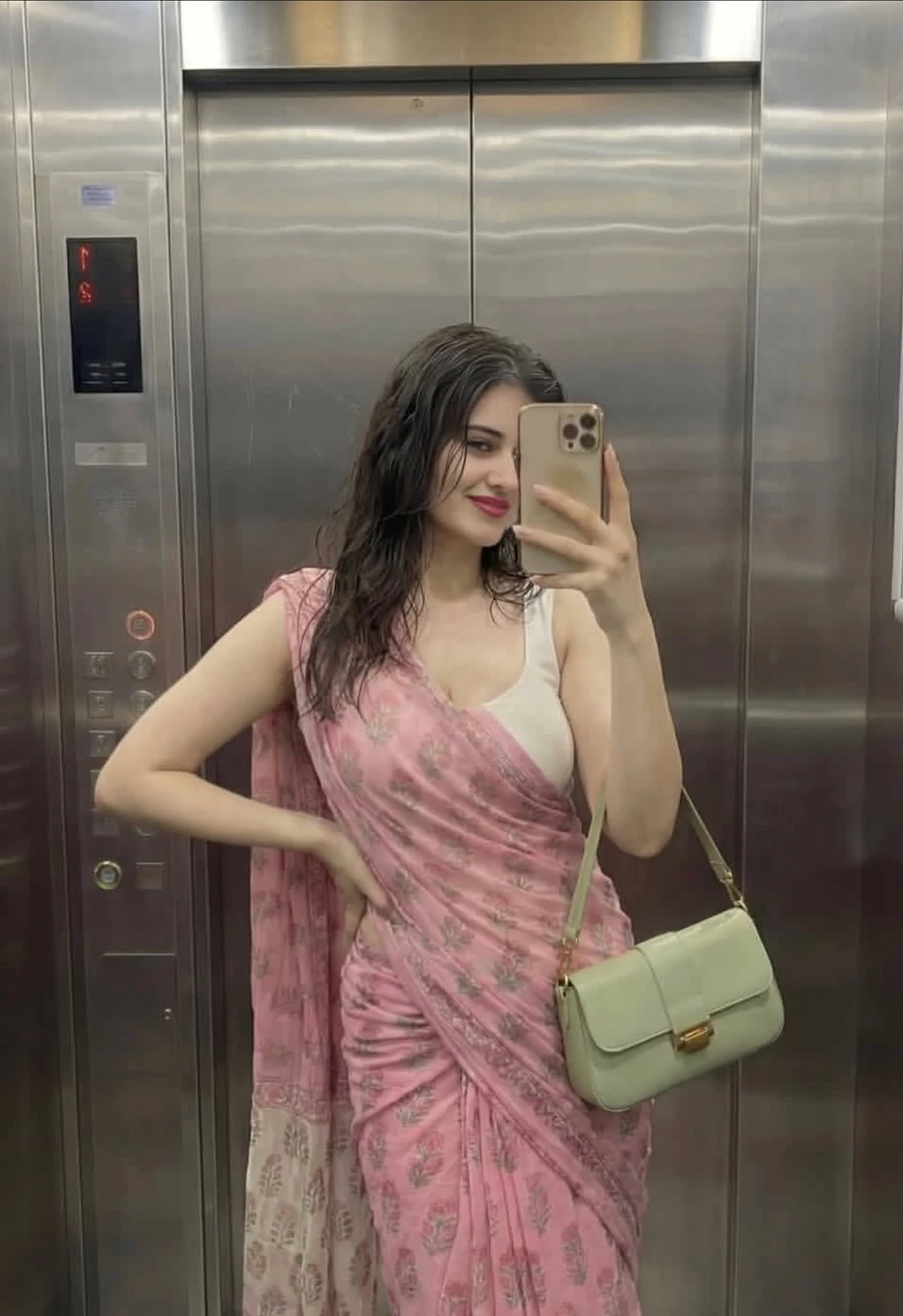 Manisha Kumari – Indian escort in Chennai — 2 / 3