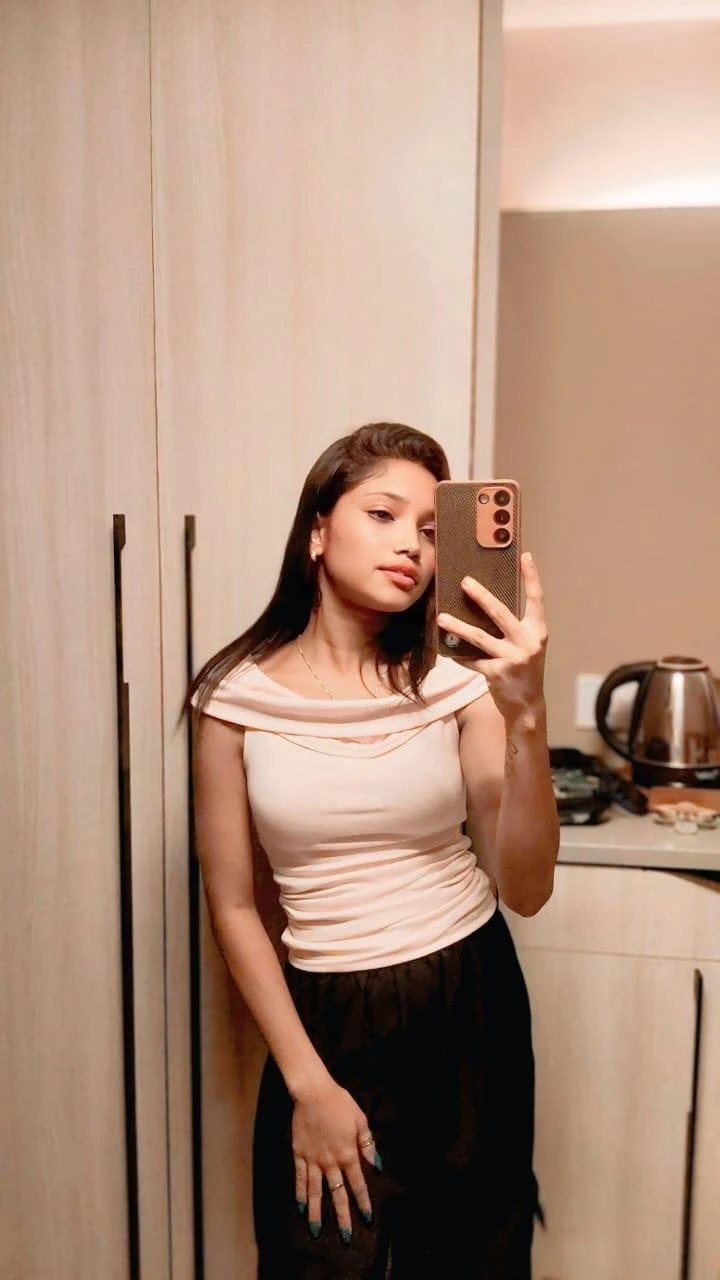 Vamika A genuine girl for pleasure meet – escort in Bangalore — 5 / 6