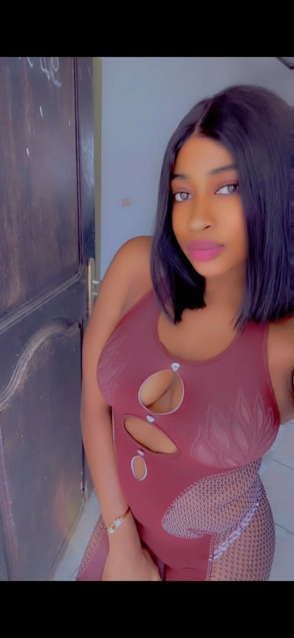 Vanessa – escort in Cotonou — 2 / 5