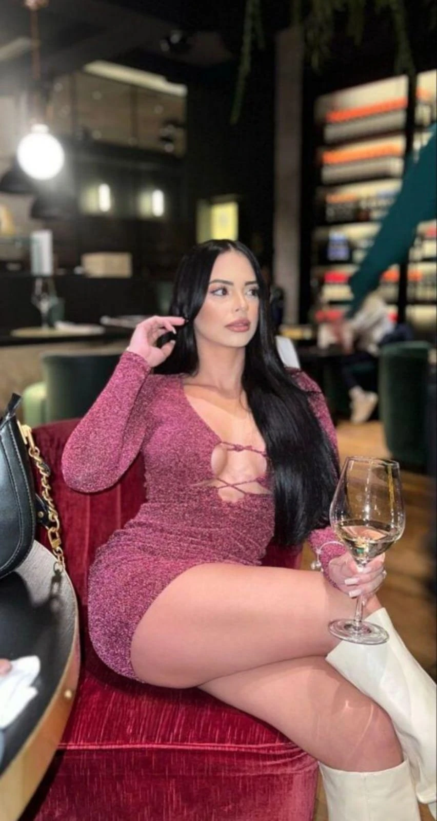 Jolly – Uzbekistani escort in Tirana — 2 / 5
