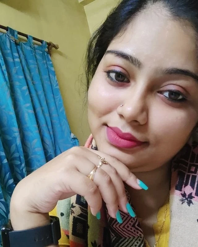 Amisha – Indian escort in Ahmedabad — 3 / 4