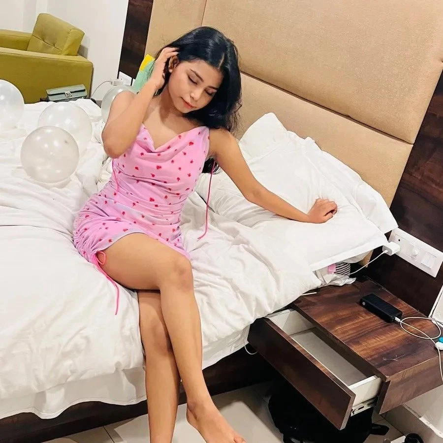 Su Si Mis H Ra – Indian escort in Bangalore — 2 / 4