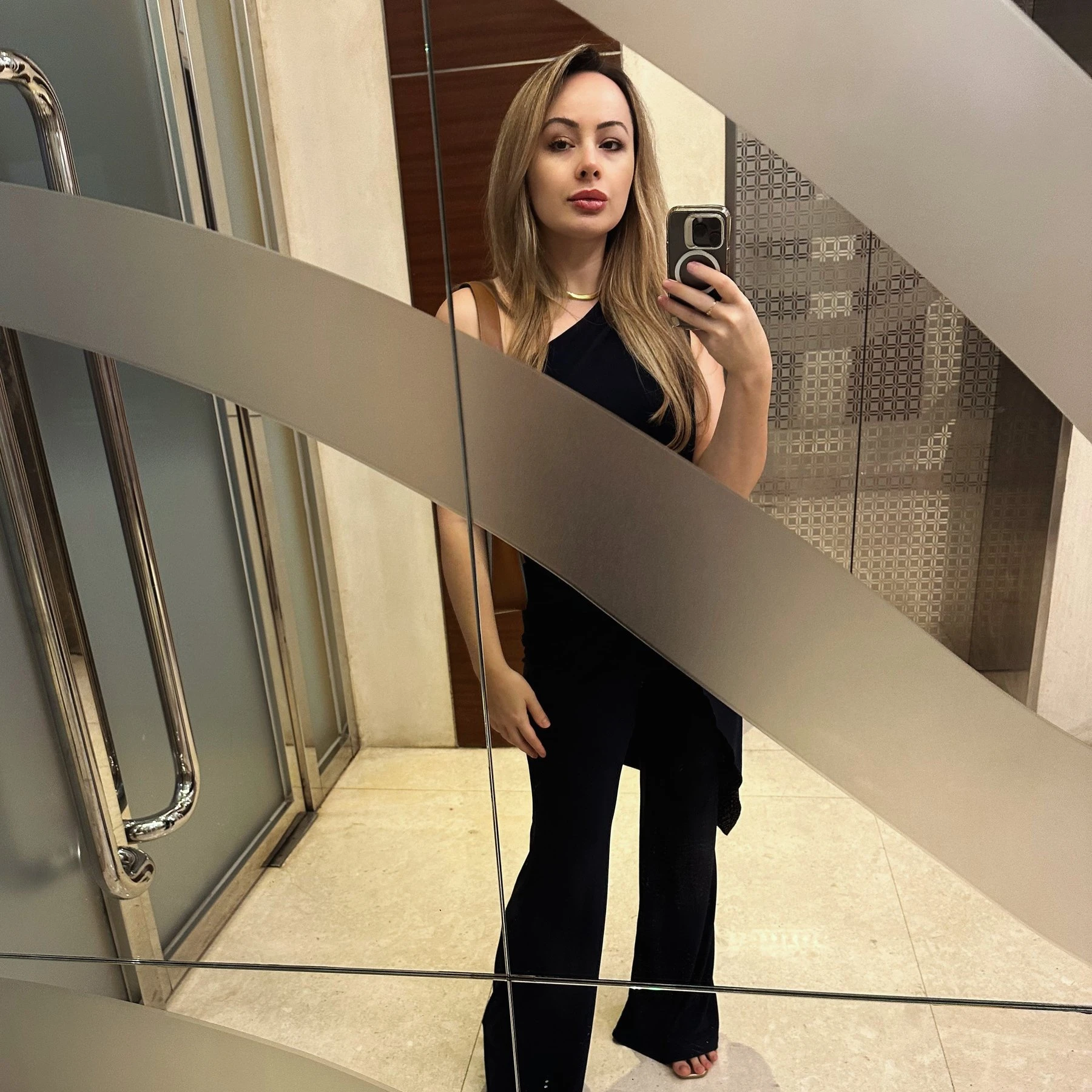Laura – Italian escort in Hong Kong — 15 / 27