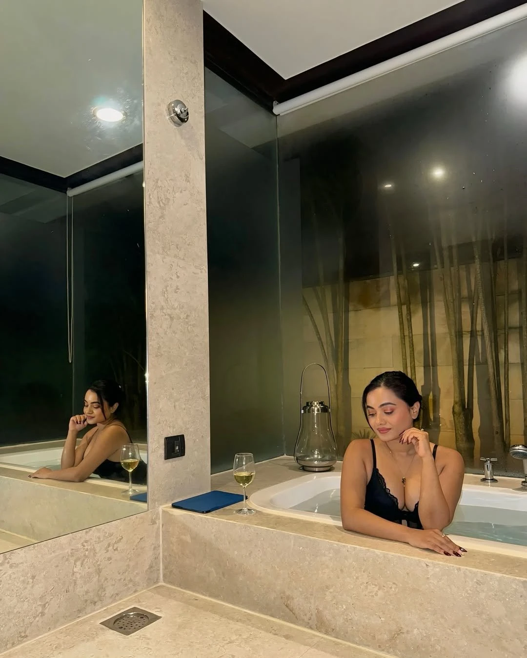 Hiral Ahmedabad – Indian escort in Ahmedabad — 2 / 4