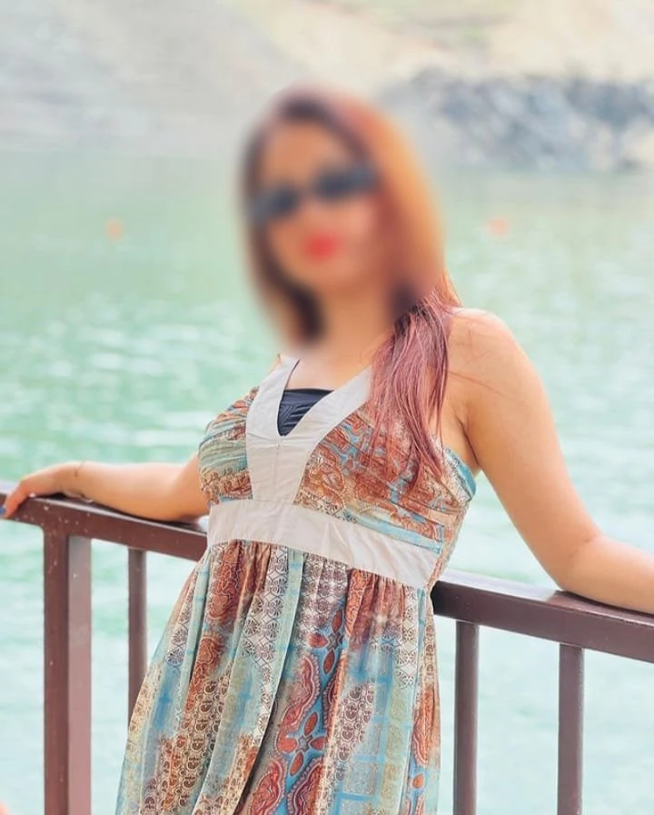 NO BROKERAGE// REAL MEET & CAM SESSION – Indian escort in Ahmedabad — 2 / 5