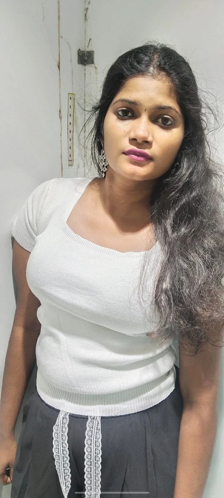 Tamil and Kerala Young Girls Doorstep – Indian escort in Chennai — 2 / 8