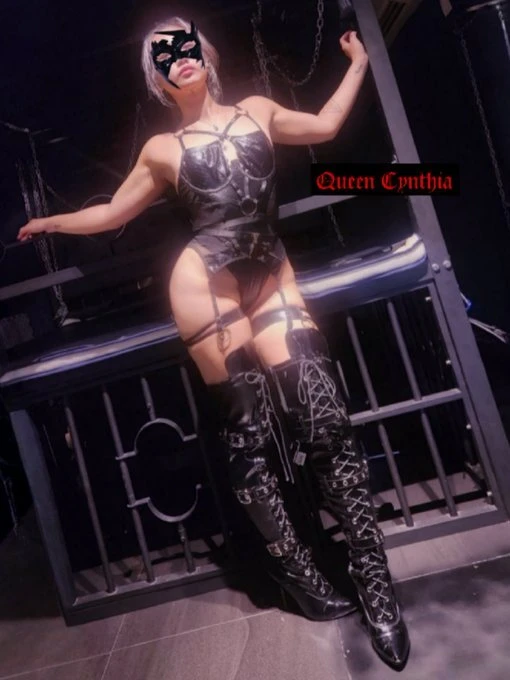 Queen Cynthia – Chinese dominatrix in Hong Kong — 10 / 12