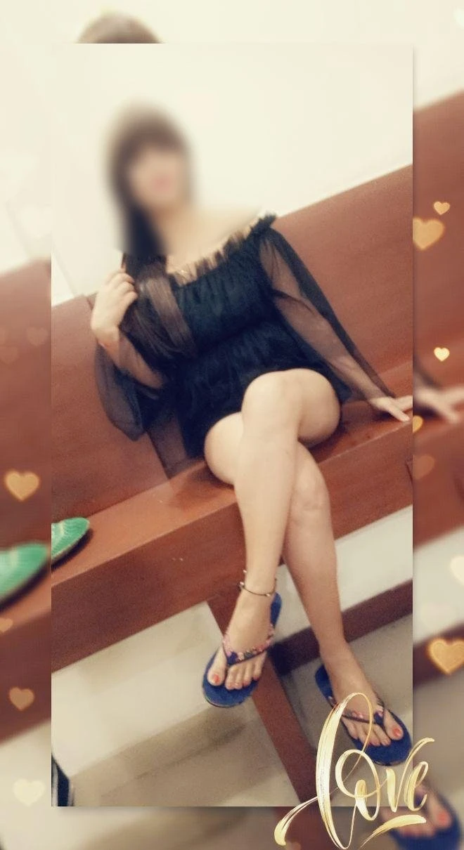 Priyanka Real meet & cam – Indian escort in Bangalore — 3 / 5