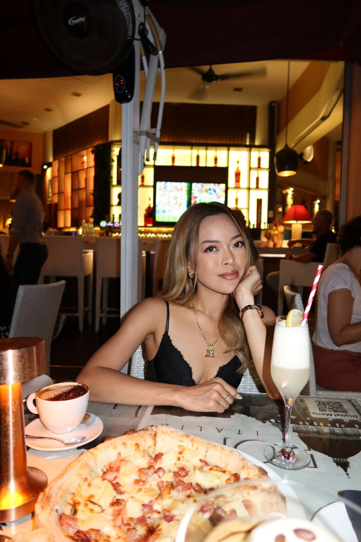 Filipina Babe – Filipino escort in Hong Kong — 21 / 24