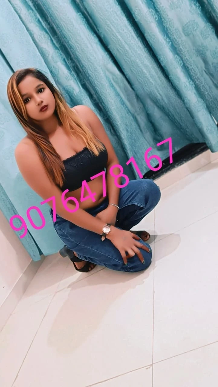 ️Rinky Cam Session – Indian escort in Bangalore — 2 / 7