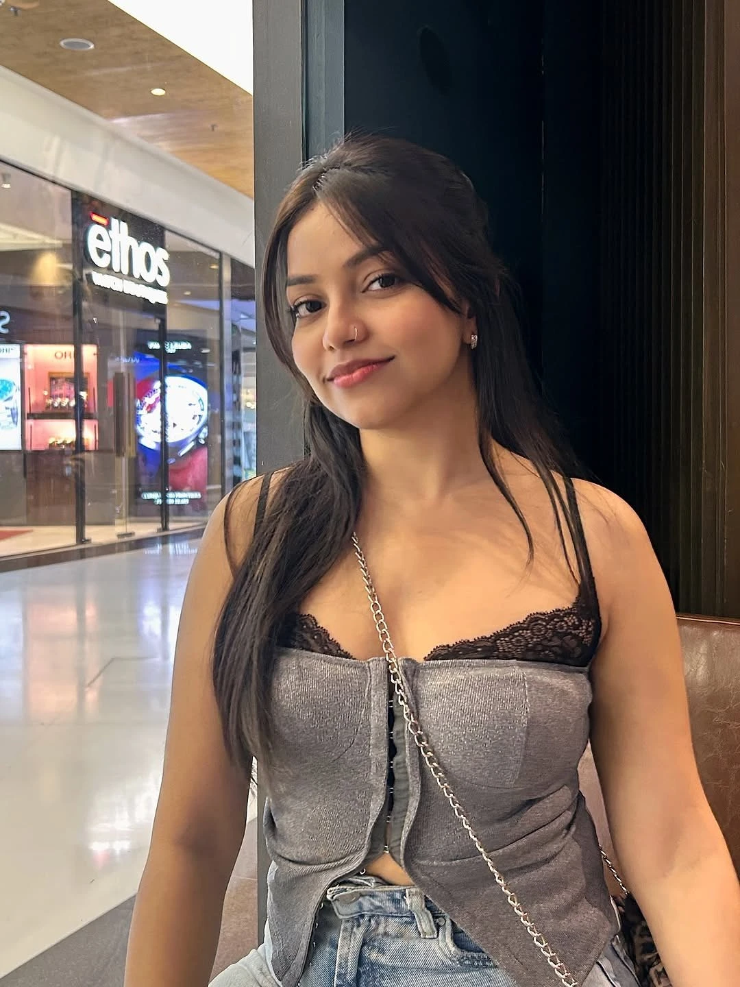 Bhavya – Indian escort in Ahmedabad — 8 / 9