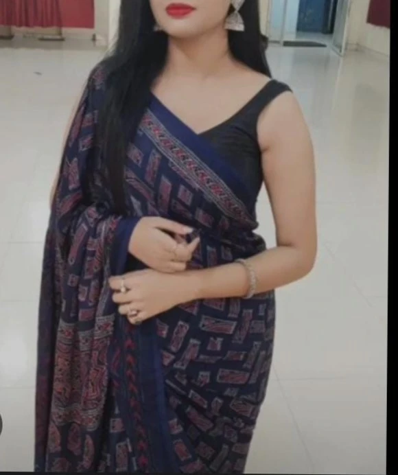 Youn Bhabhi – escort in Bangalore — 3 / 4