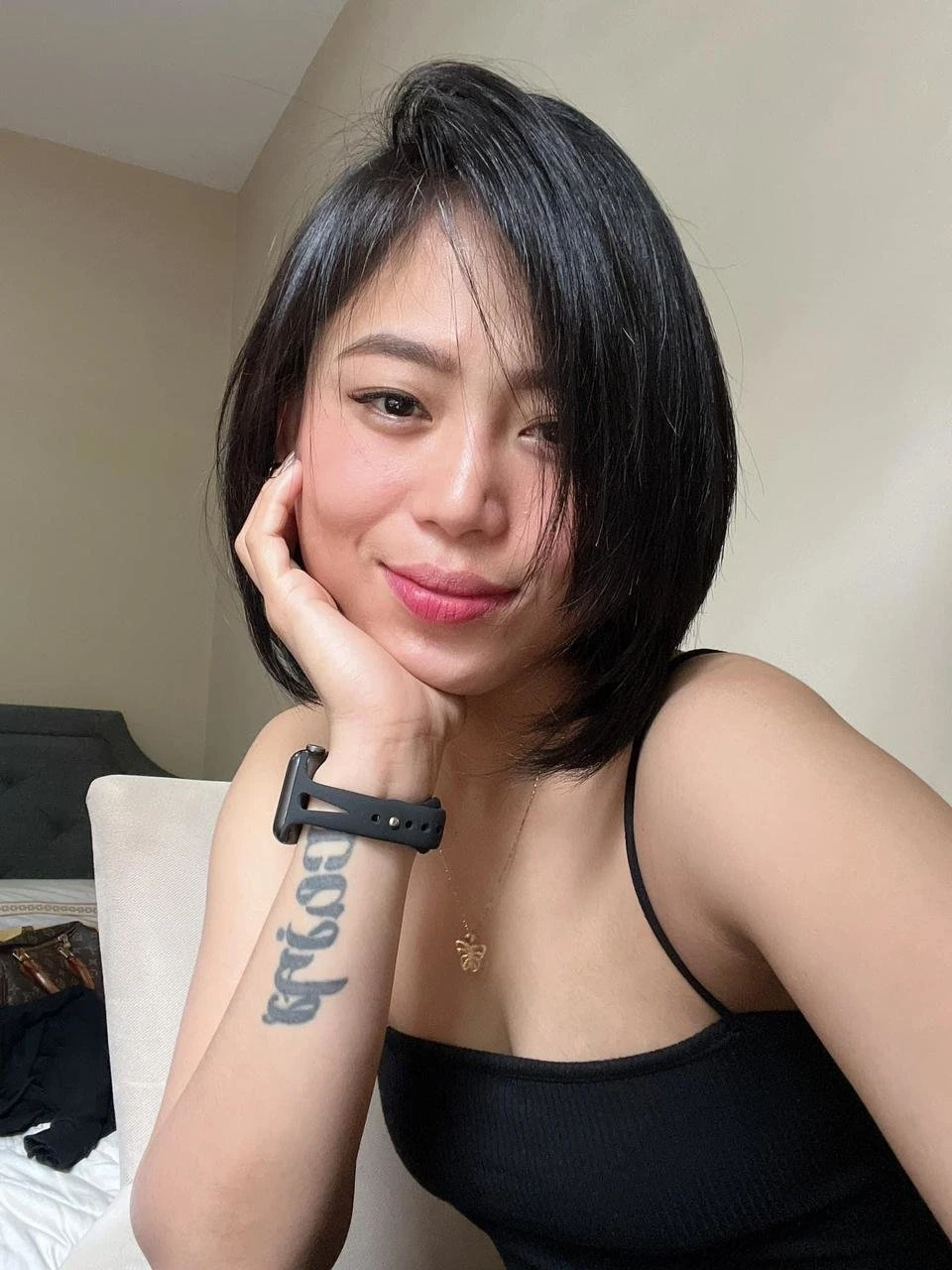 Young and Sweet Wine – Vietnamese escort in Hong Kong — 2 / 6