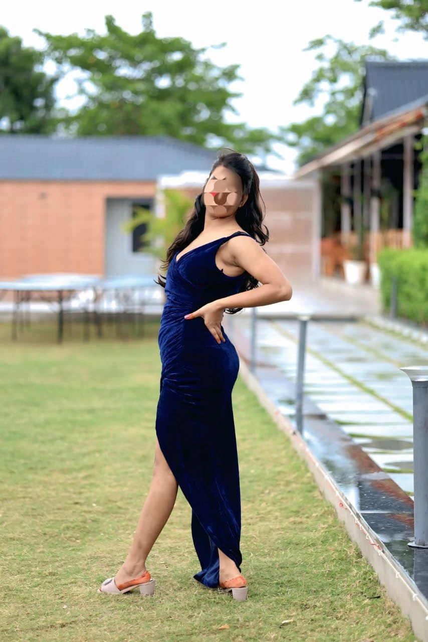 Hot Wife Kavita Singh – Indian escort in Ahmedabad — 16 / 17
