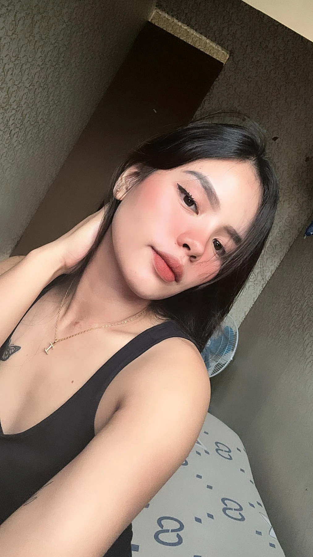 Cutesexy Young – Filipino masseuse in Hong Kong — 2 / 6