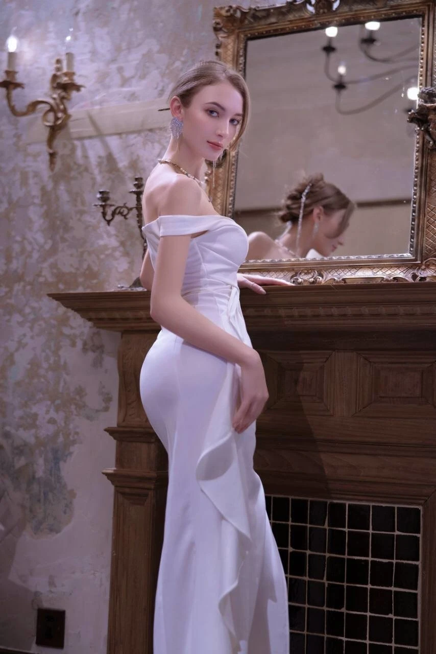 Bella – Russian escort in Hong Kong — 2 / 7
