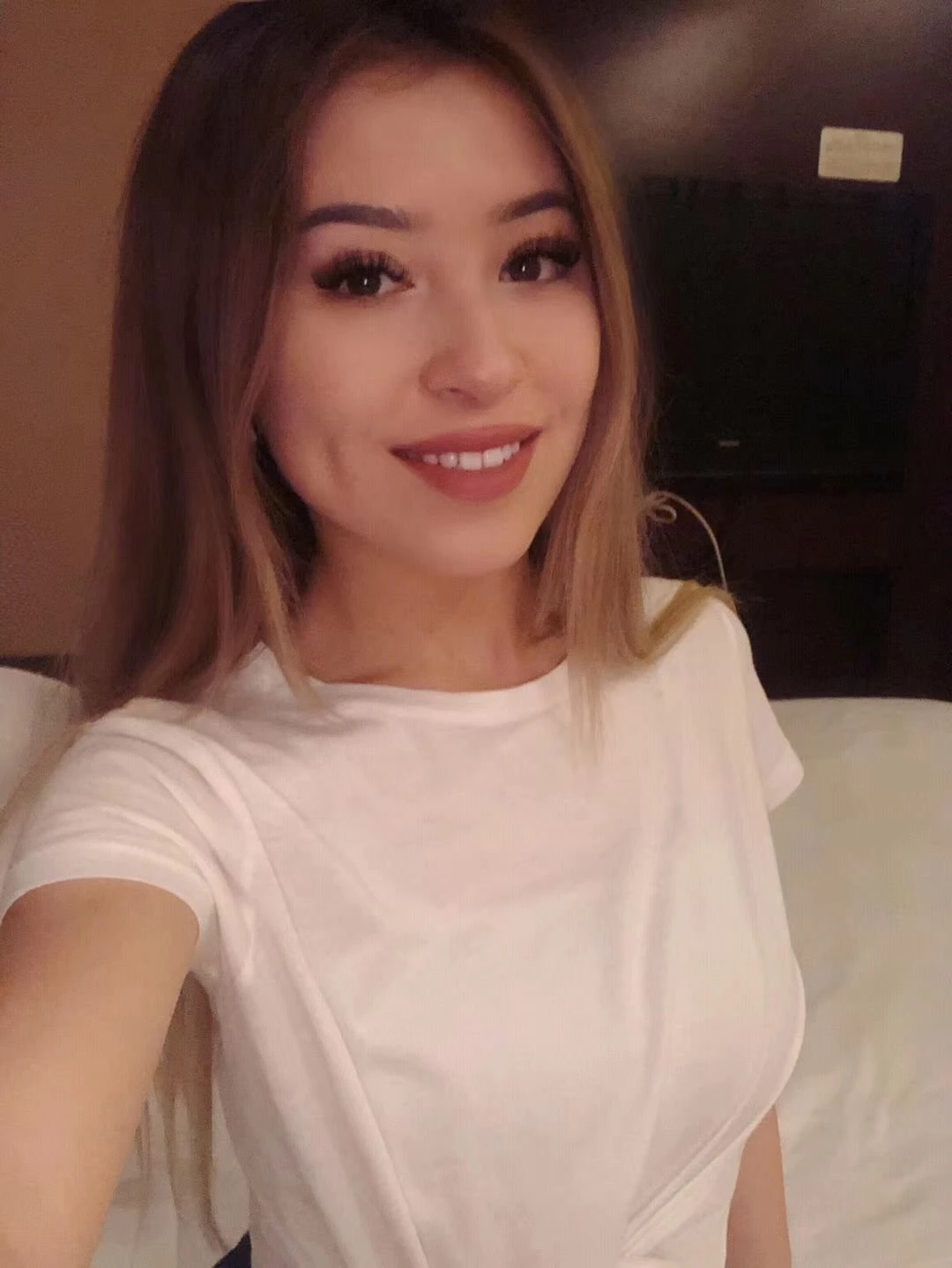 Eva – escort in Hong Kong — 3 / 5