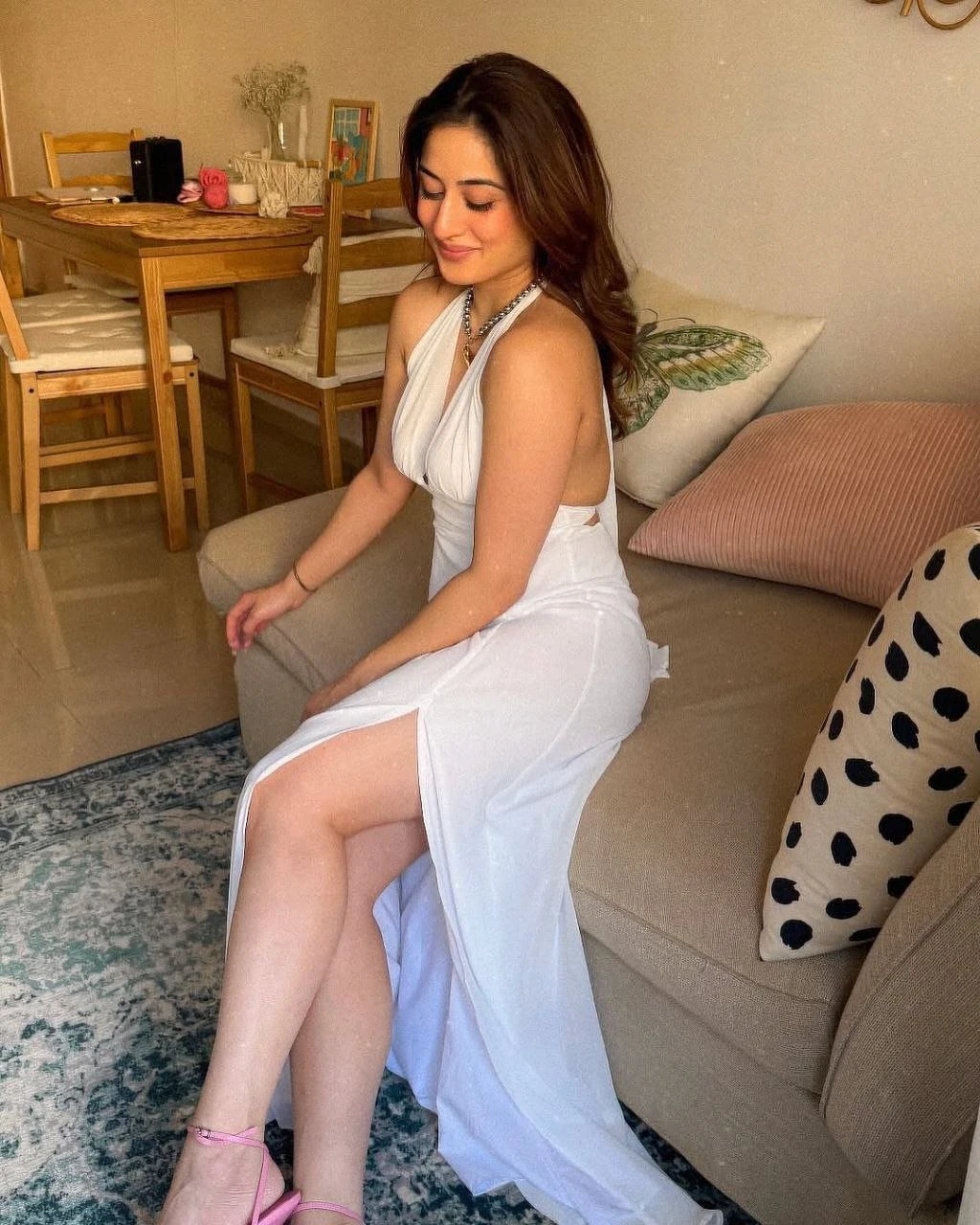 Kinjal – Indian escort in Bangalore — 2 / 4