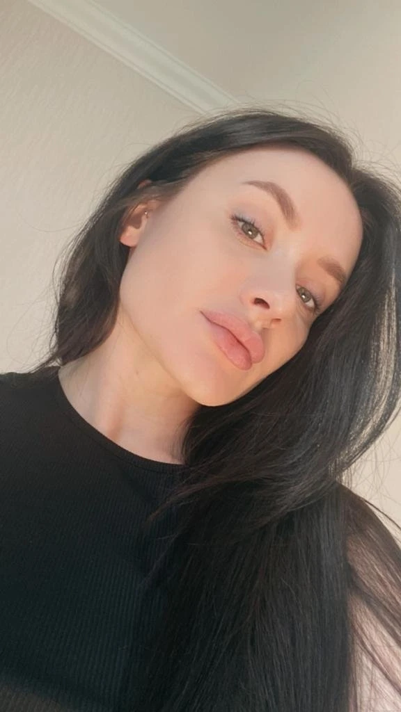 Nina – Russian escort in Hong Kong — 8 / 10