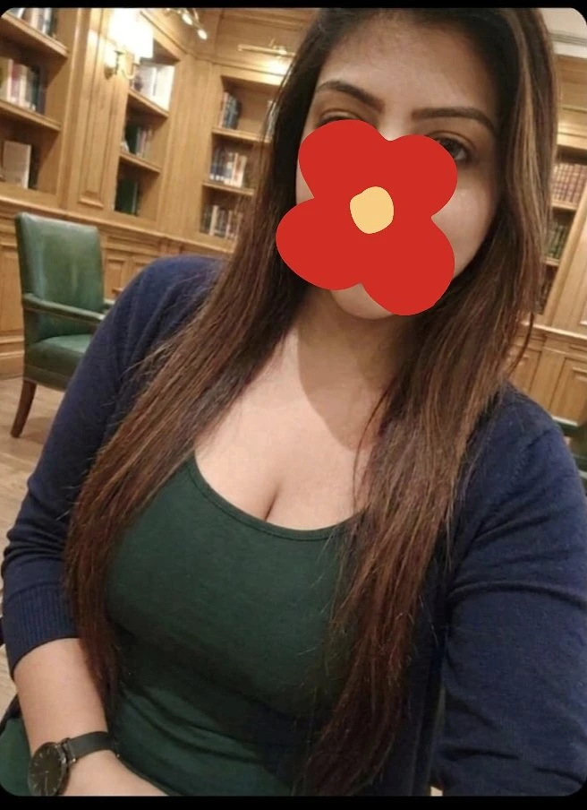 Simmy Here for Real Meet & Cam – Indian escort in Bangalore — 2 / 7