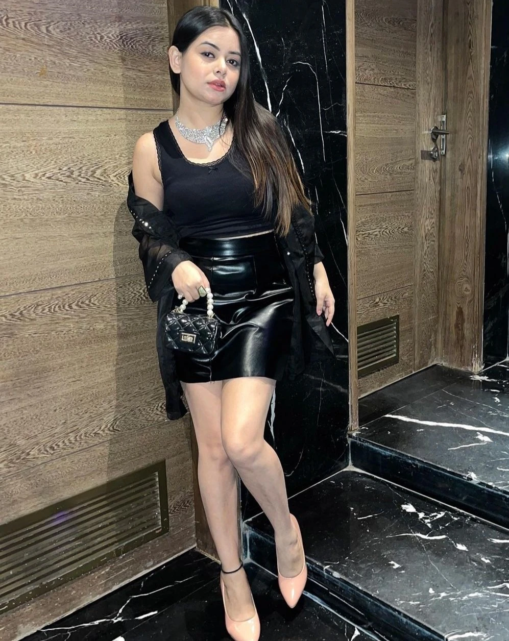 Nimi Cam and Real Session – Indian escort in Chennai — 1 / 9