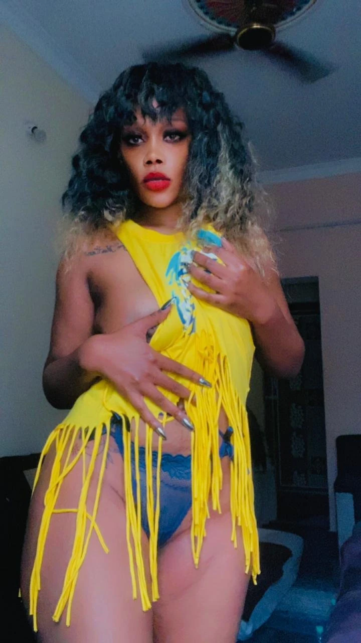 Sexy videos calls available. – Burundian escort in Bangalore — 2 / 11