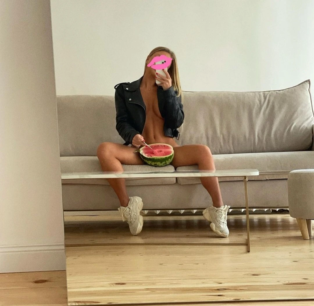 Hot and Wet – American escort in Ahmedabad — 13 / 16