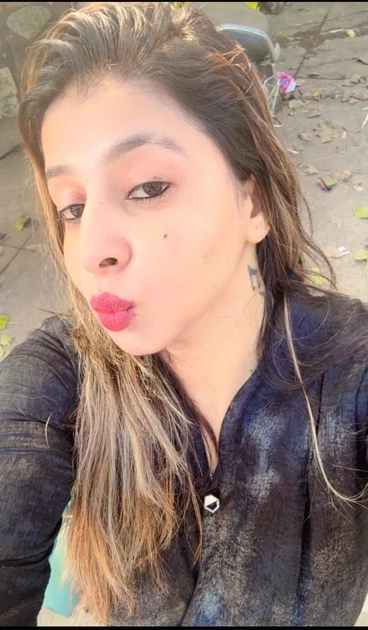 Neha Mishra – Indian escort in Indore — 2 / 4