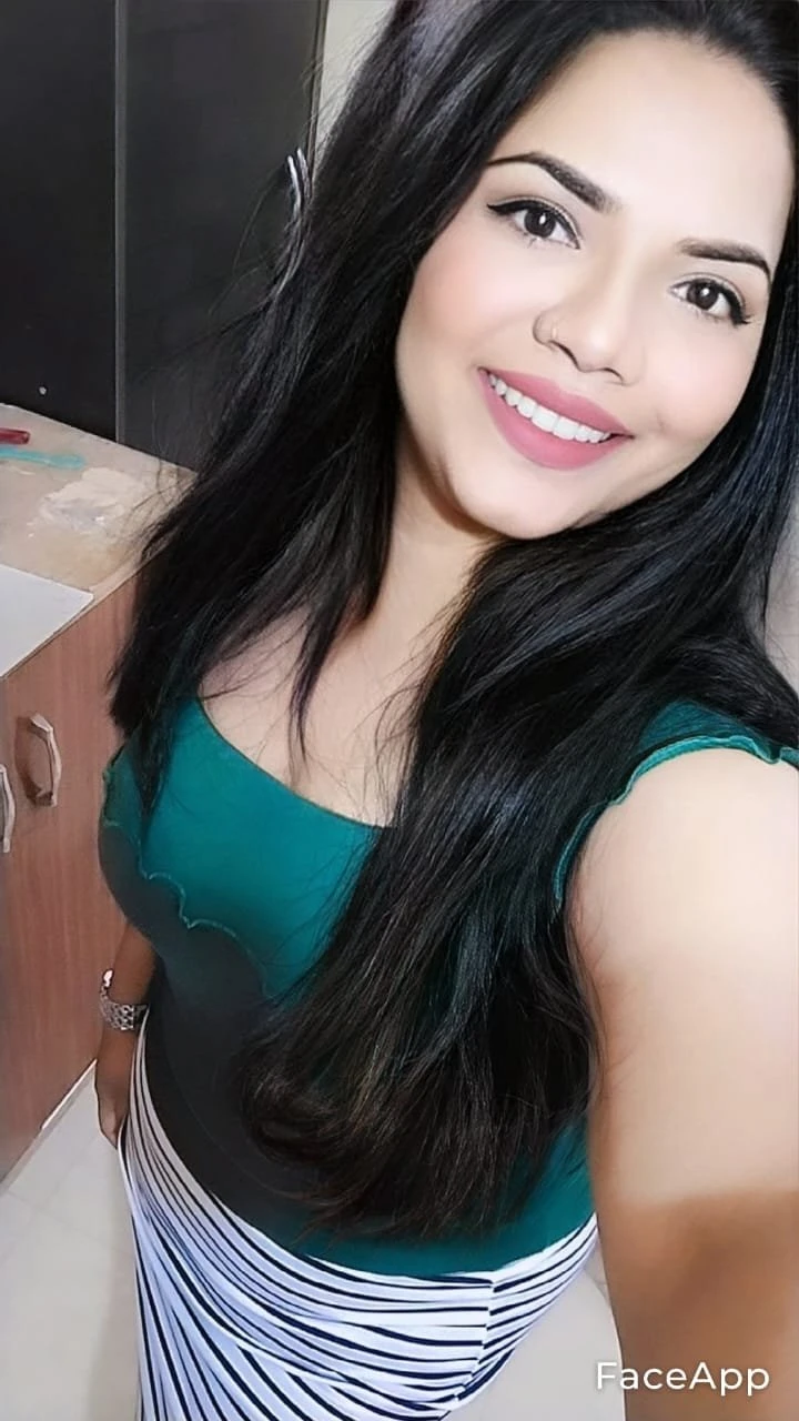 Alisha – Indian escort in Candolim, Goa — 3 / 4