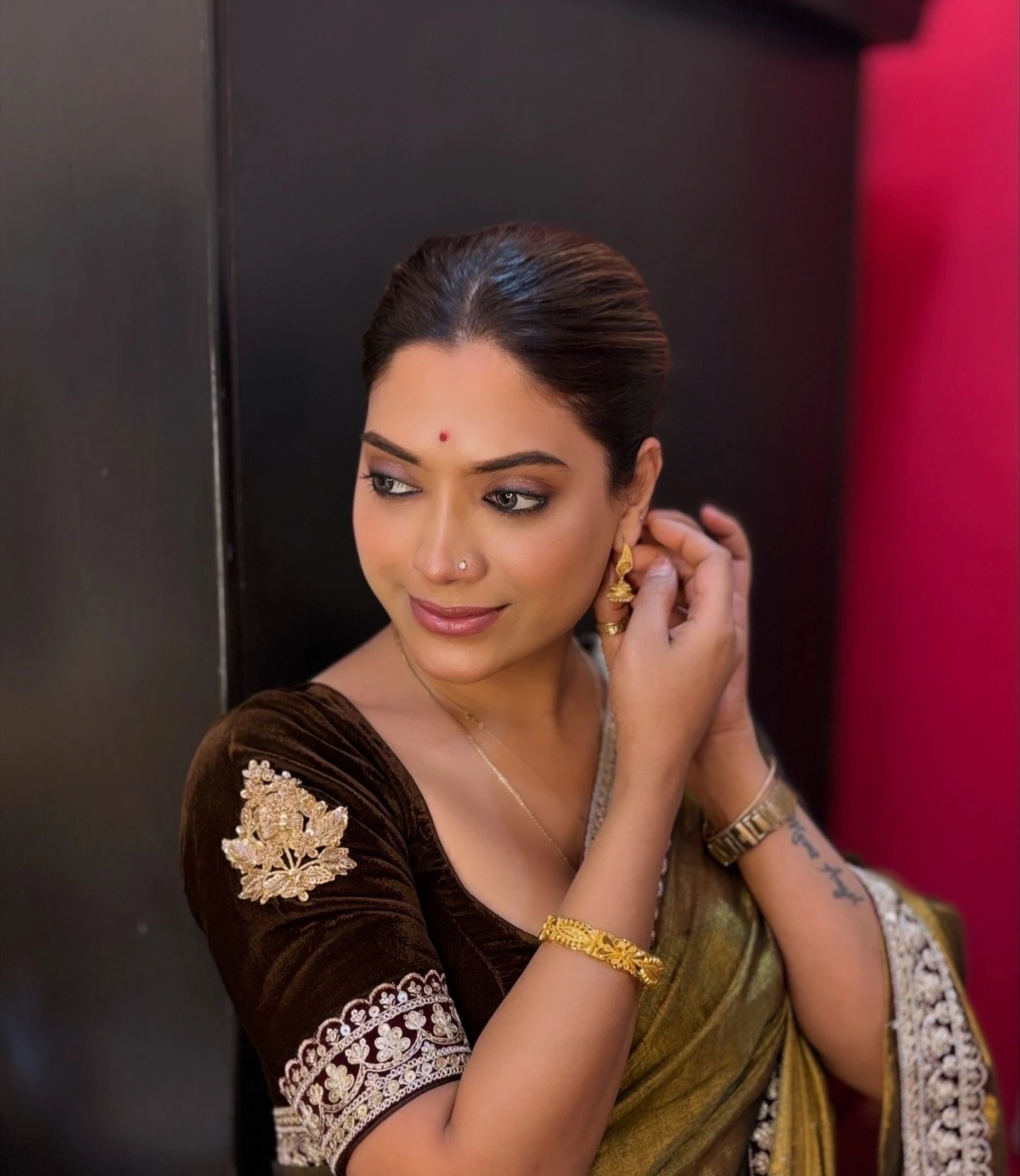 ishika rai vc service – Indian escort in Bangalore — 19 / 25