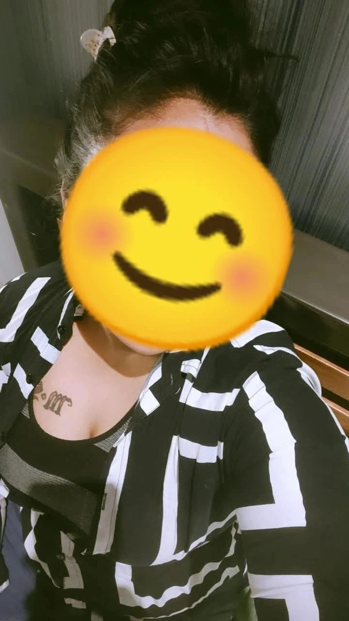Rachna singh CAM AND REAL MEET QUEEN – Indian escort in Bangalore — 2 / 4
