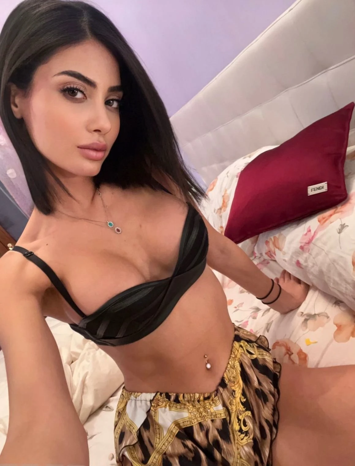 High Class Cleo – Romanian escort in Hong Kong, Escort, Hong Kong