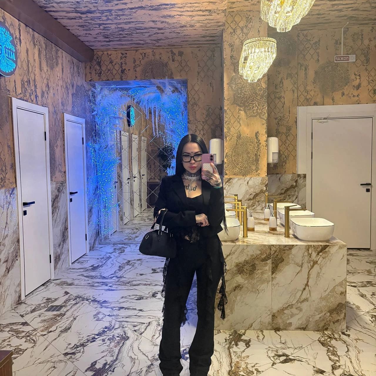 Sonia (Hot Bitch) – Belarusian escort in Hong Kong — 11 / 12