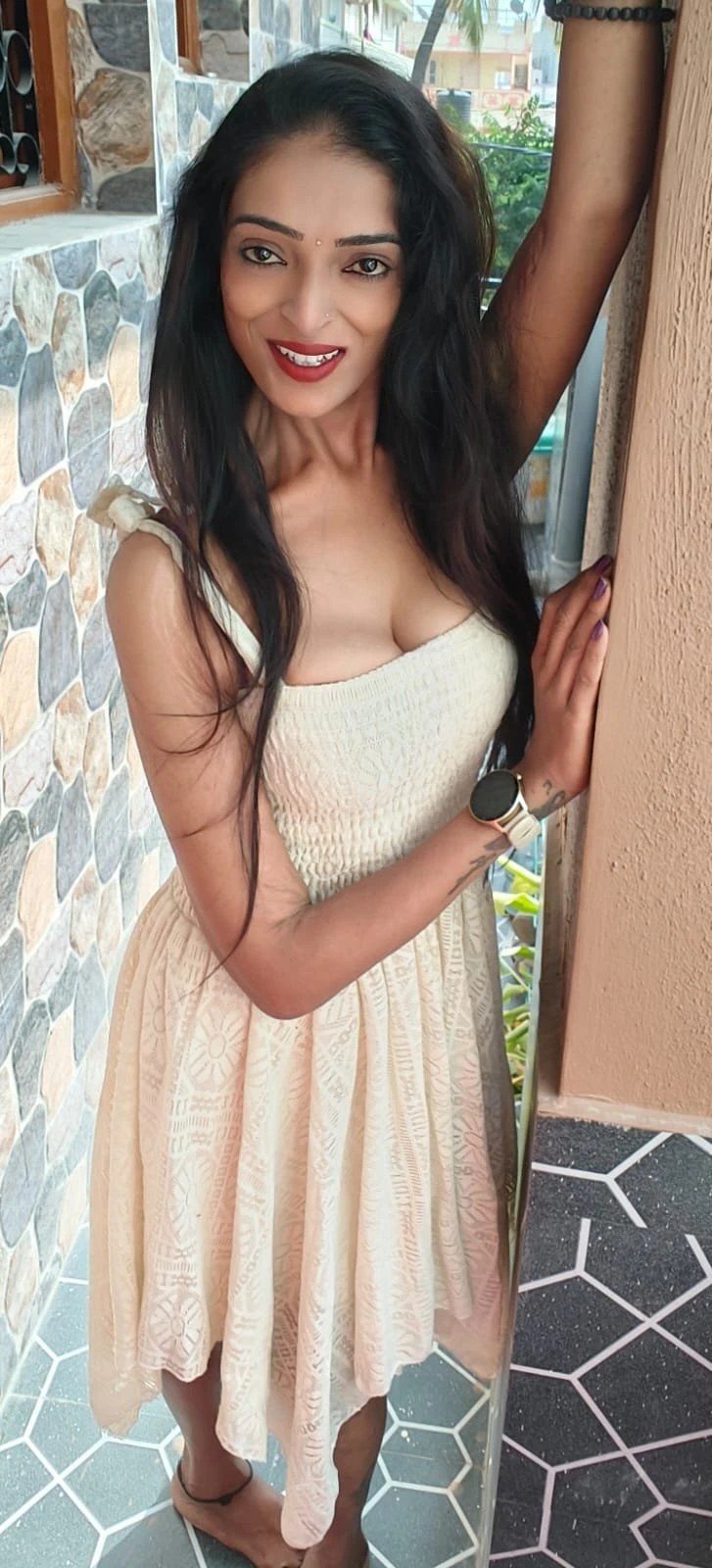 Kavya – Indian escort in Bangalore — 3 / 9
