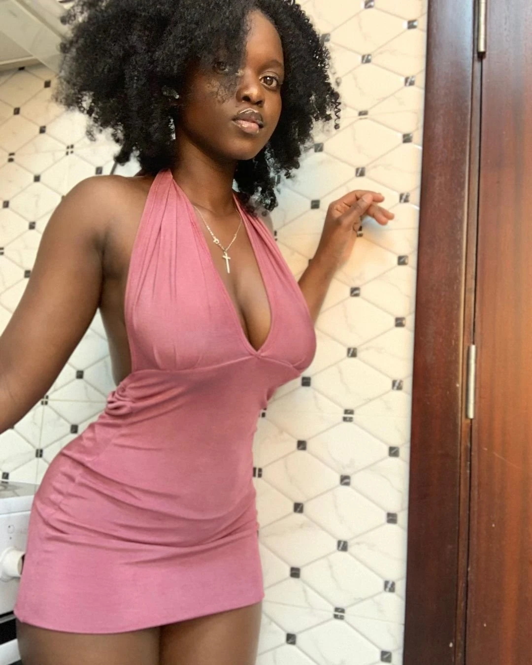 Shivan – Kenyan masseuse in Bangalore — 4 / 5