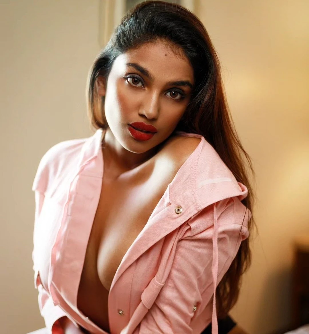 Independent Shakira Escort /Text and Fun – Indian escort in Bangalore — 3 / 4