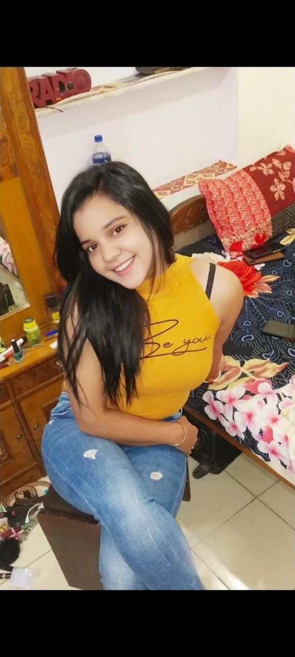 Manju Real meet & Cam session – Indian escort in Bangalore — 3 / 5
