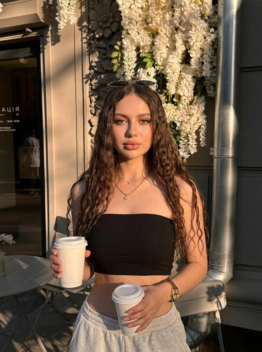 Lucia Butt Buster – Ukrainian escort in Hong Kong — 2 / 7