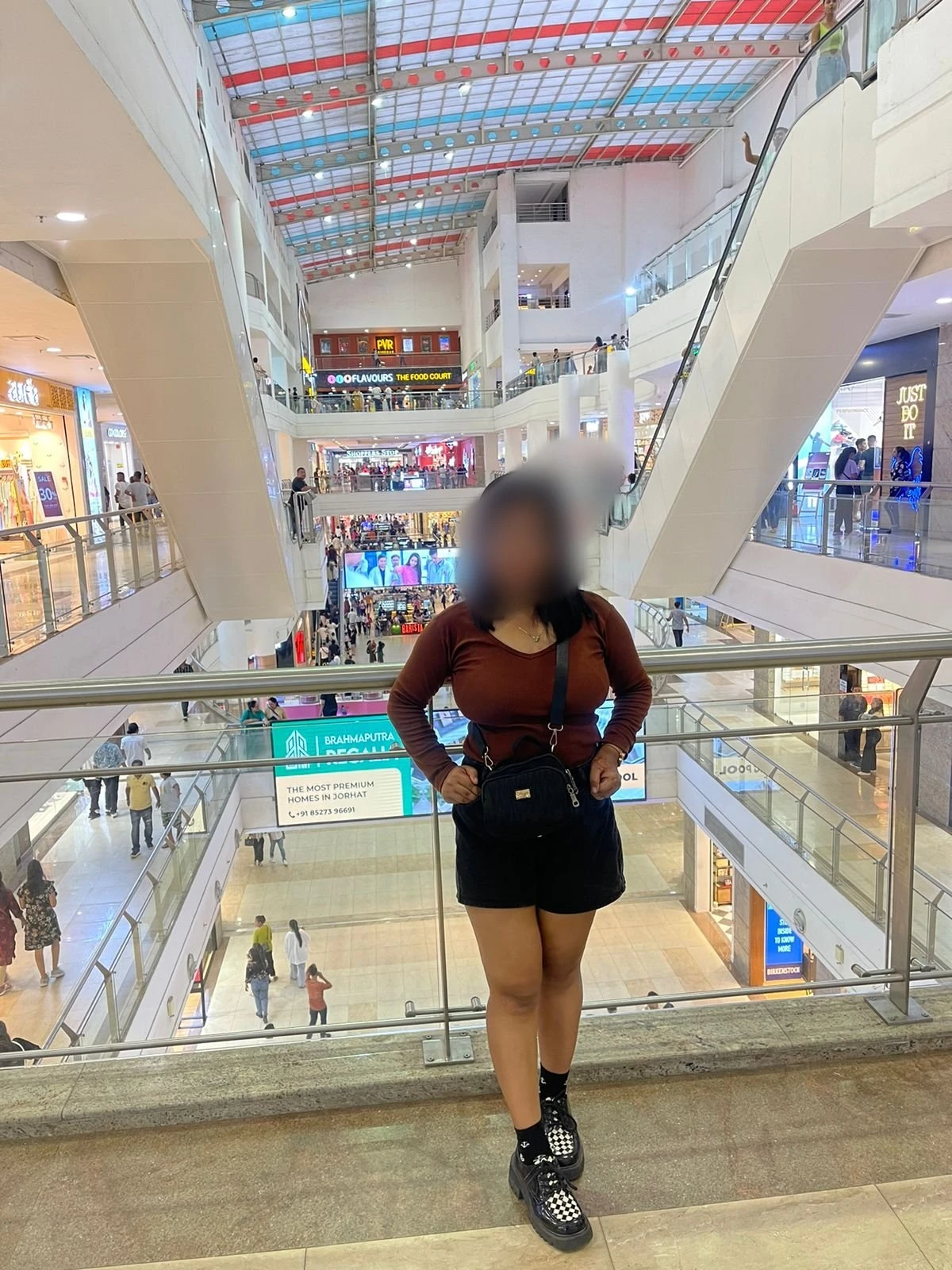 Liza Relaxing Body Massage Real Meet – Indian escort in Guwahati — 3 / 10