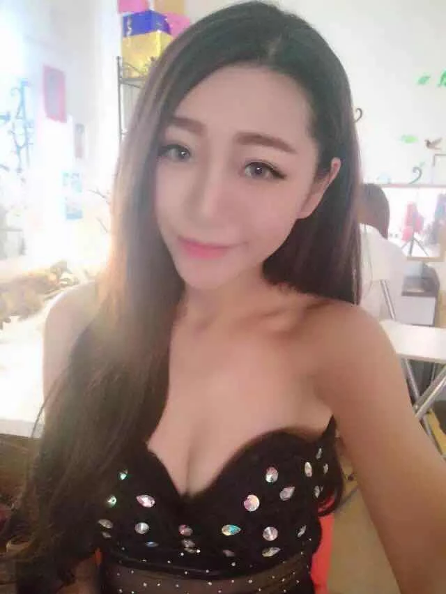 Mickey – Japanese escort in Hong Kong — 4 / 5