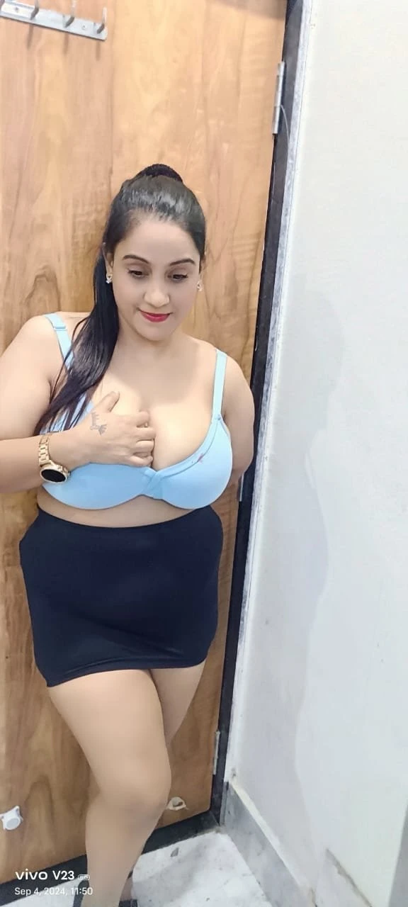 Anika – Indian escort in Ahmedabad — 4 / 5