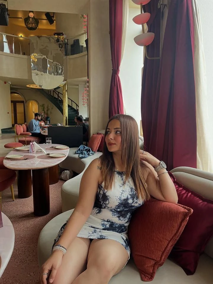 Divyanshi – Indian escort in Candolim, Goa — 3 / 4