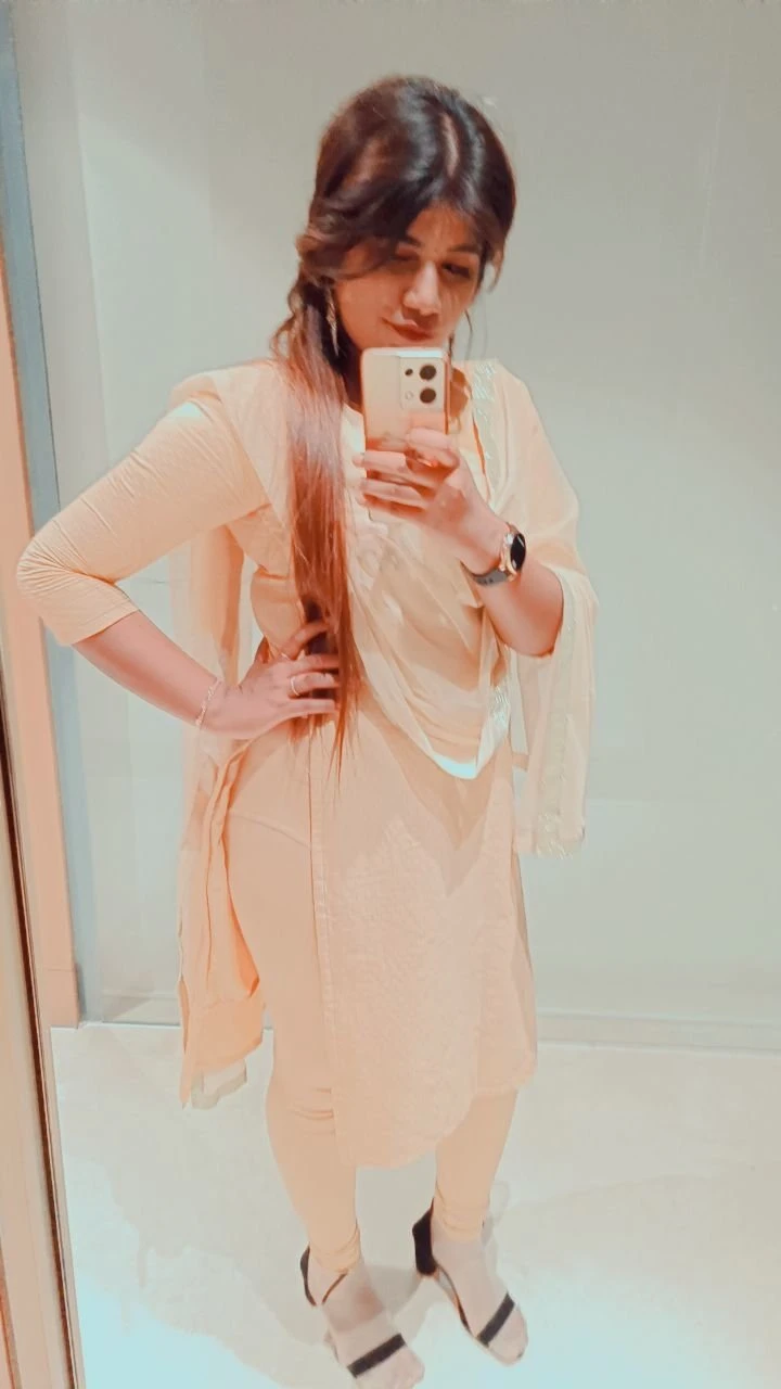 Zoya Hot Vip Call Girl in Bangalore – Indian escort in Bangalore — 3 / 8