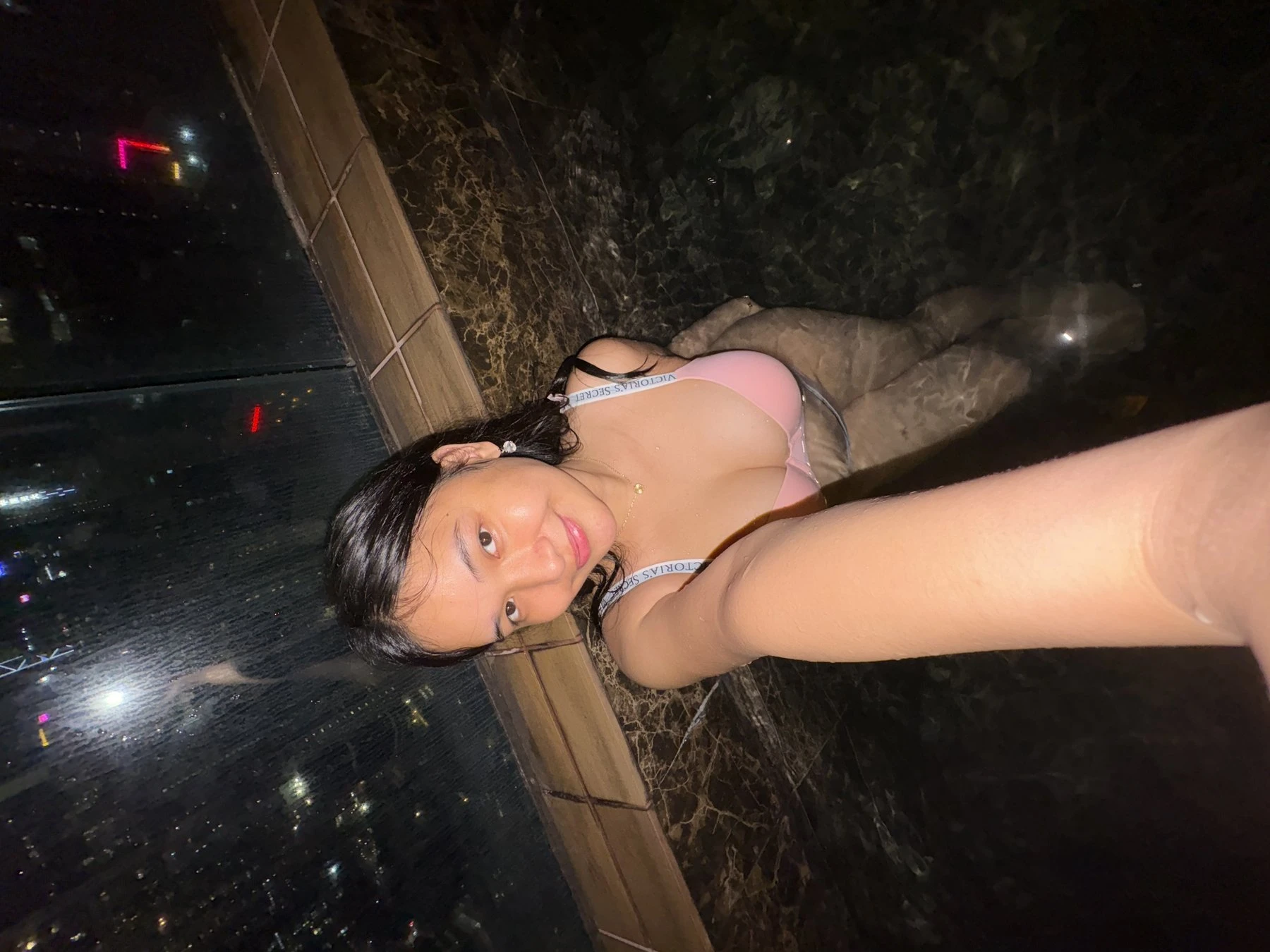 Lian – Vietnamese escort in Hong Kong — 9 / 10